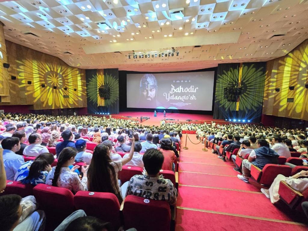 Squirt bukkake porno video Mening feminizatsiyam